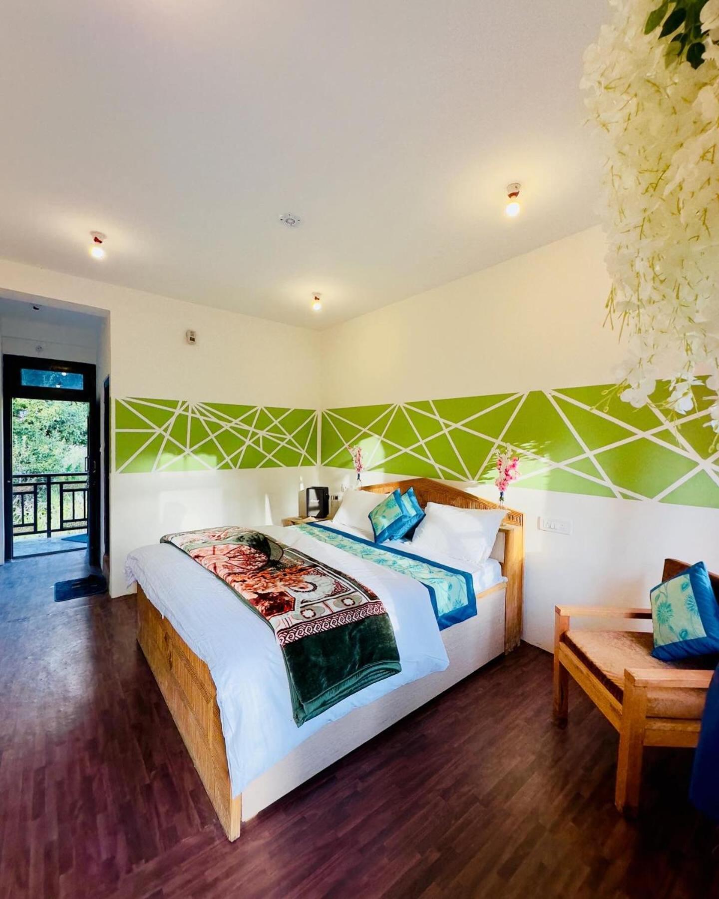 Rare House Hotel Kalgha Bagian luar foto