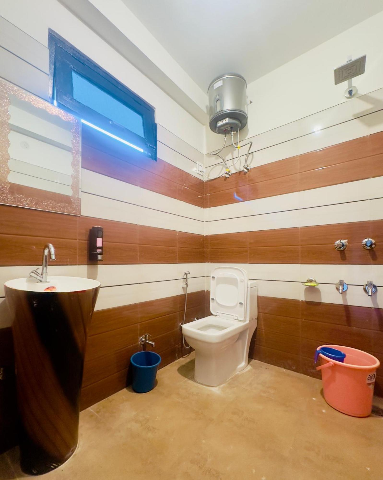 Rare House Hotel Kalgha Bagian luar foto