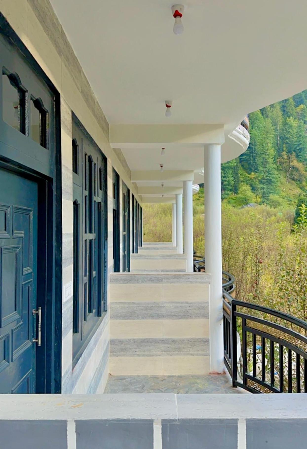 Rare House Hotel Kalgha Bagian luar foto