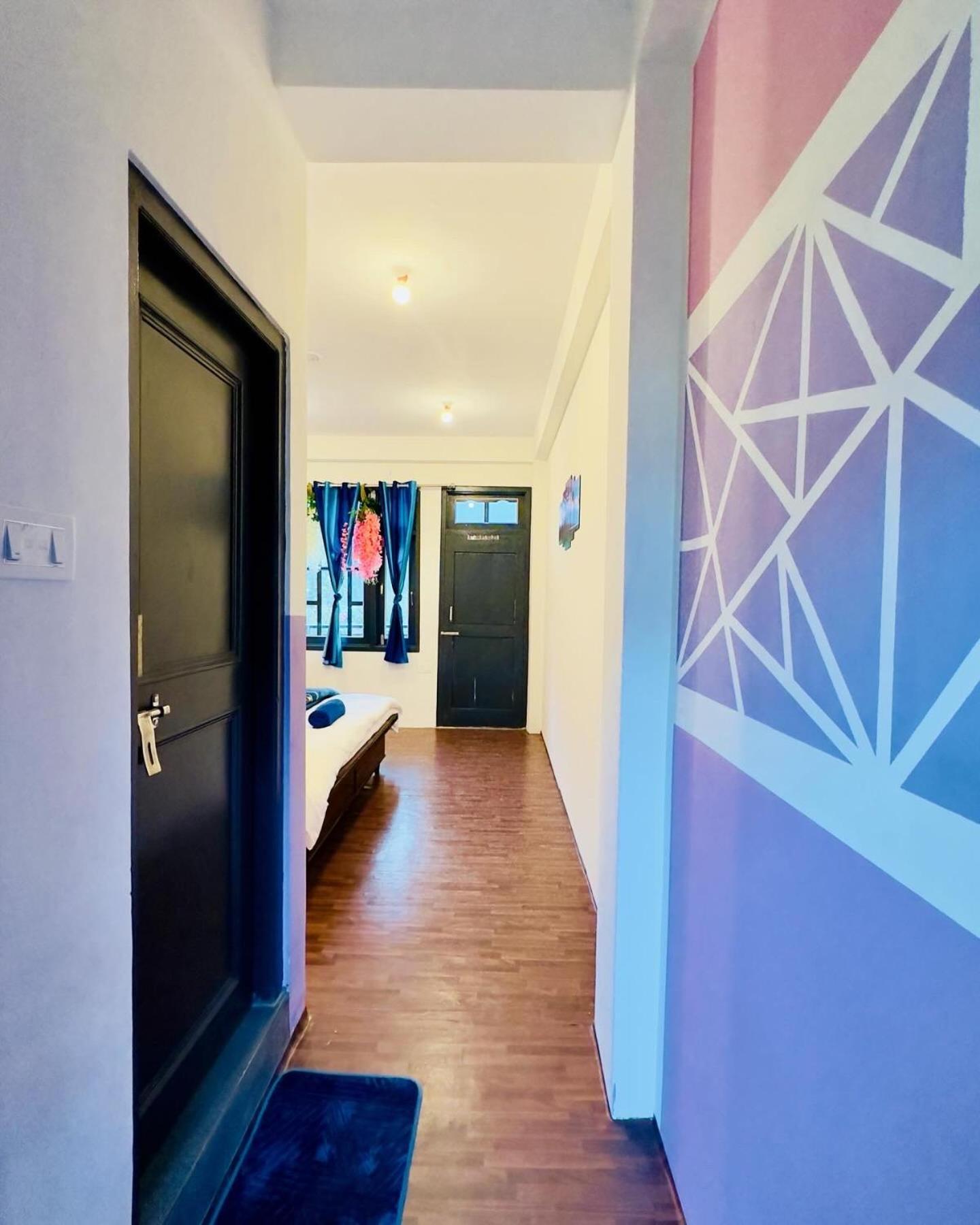 Rare House Hotel Kalgha Bagian luar foto