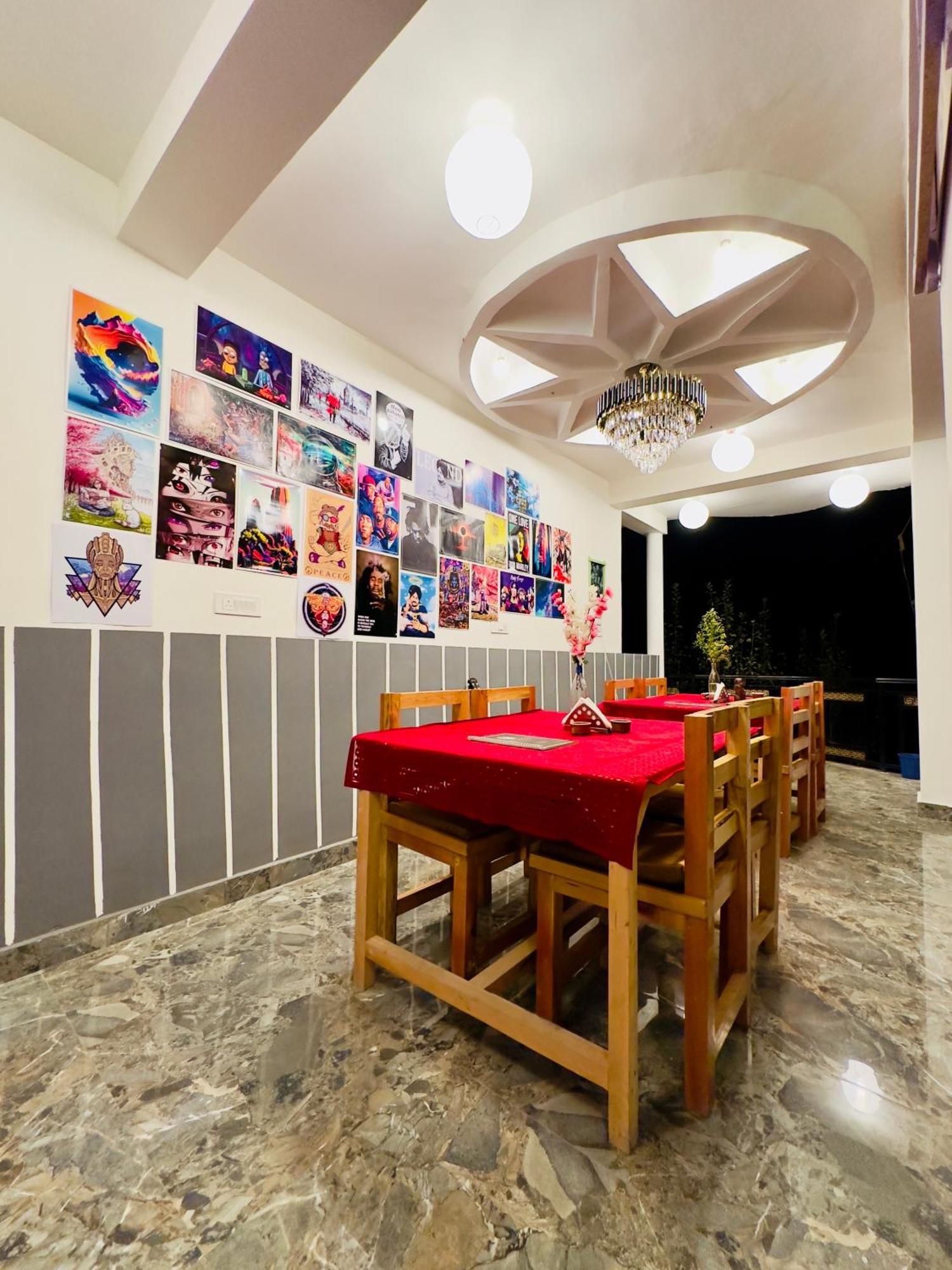 Rare House Hotel Kalgha Bagian luar foto