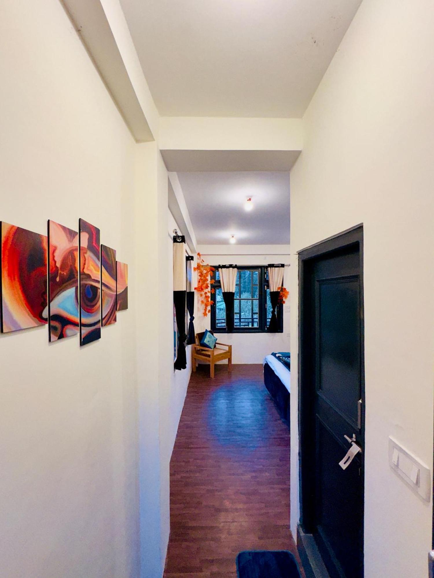 Rare House Hotel Kalgha Bagian luar foto
