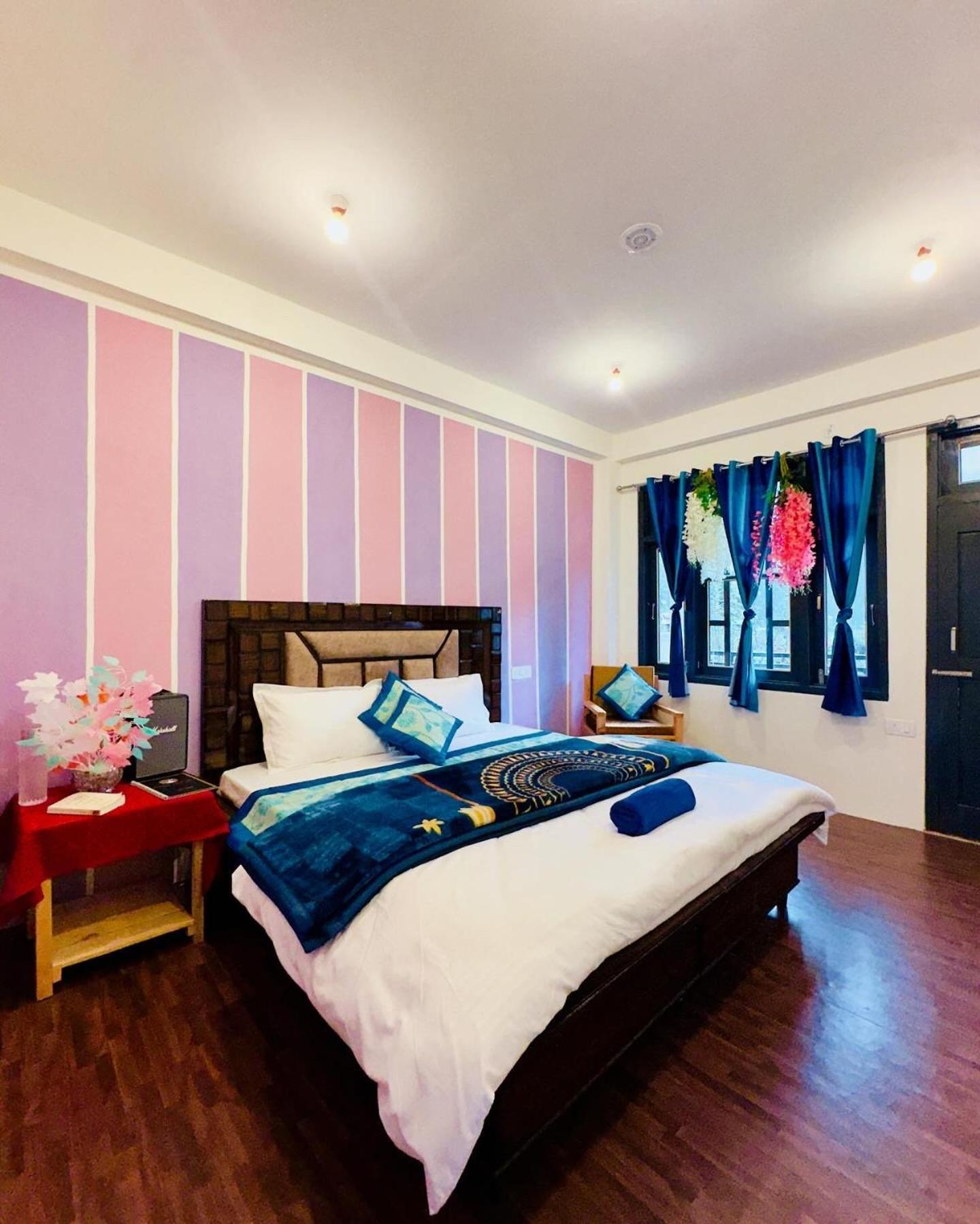 Rare House Hotel Kalgha Bagian luar foto