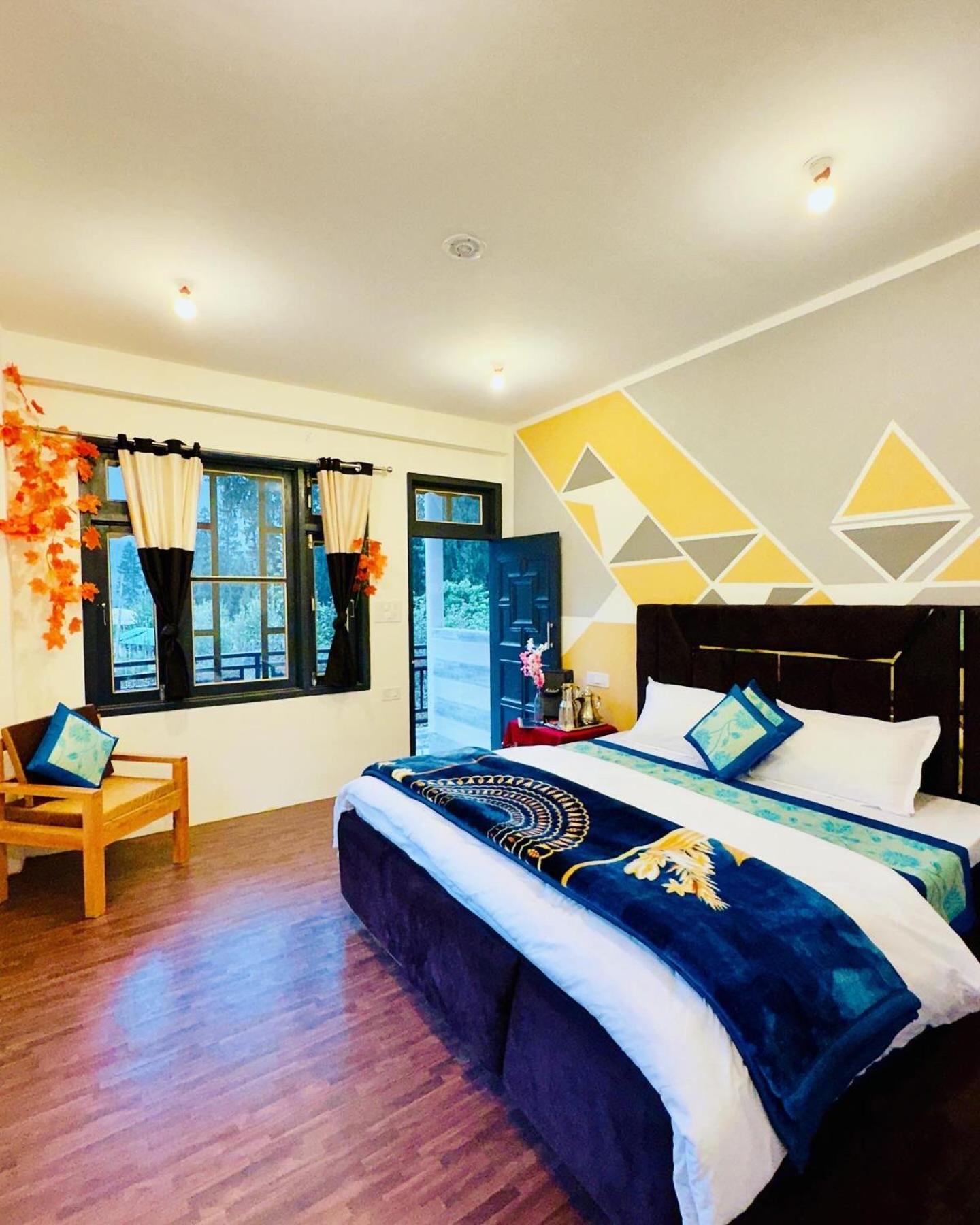 Rare House Hotel Kalgha Bagian luar foto